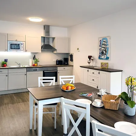 Inselparadies Koenigsstuhl * بابي