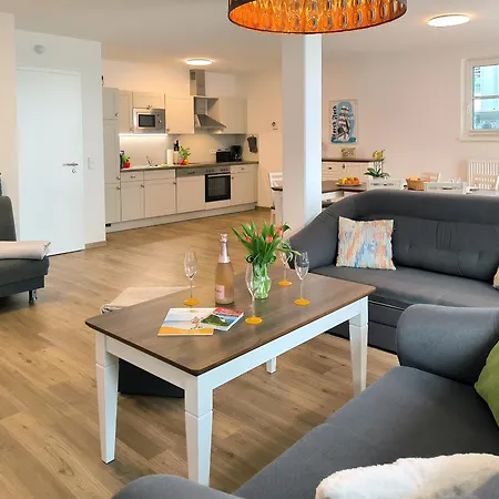 Inselparadies Koenigsstuhl بابي